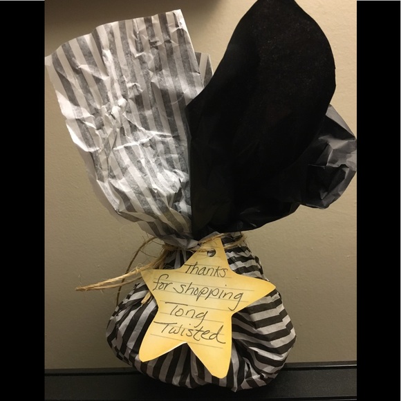 Welcome to Tong Twisted aTTire! - Picture 4 of 5